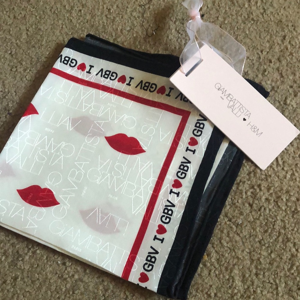 GiANBATTISTA VALLi H&M scarf *BRAND NEW*